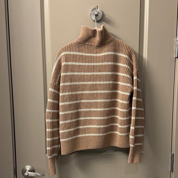 HP! 🎉💕 NWOT Faherty Mariner Sweater in Camel Stripe - Picture 6 of 8